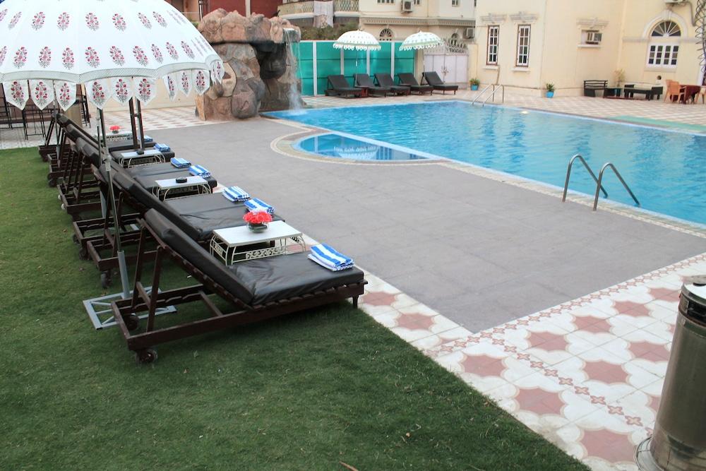 Hotel Surya, Kaiser Palace Varanasi Dış mekan fotoğraf