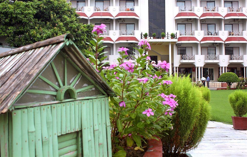 Hotel Surya, Kaiser Palace Varanasi Dış mekan fotoğraf